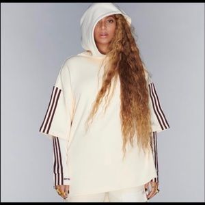 Ivy Park Short Sleeve Hoodie